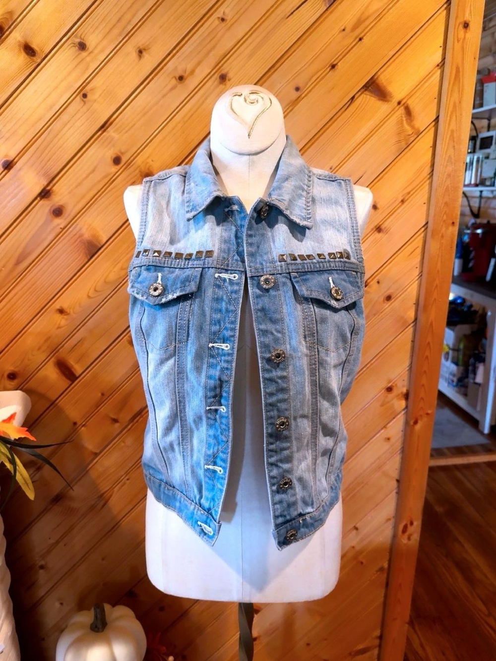 Vintage Y2K Mudd Studded Denim Vest Cropped Distressed Jean Jacket Juniors Mediu